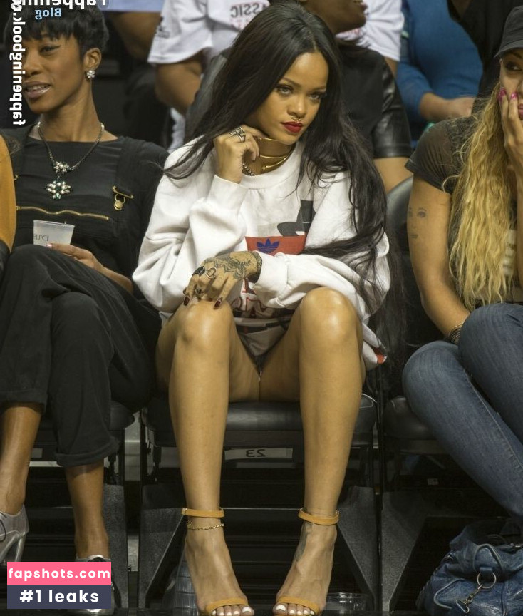 Rihanna gallery photo #1678
