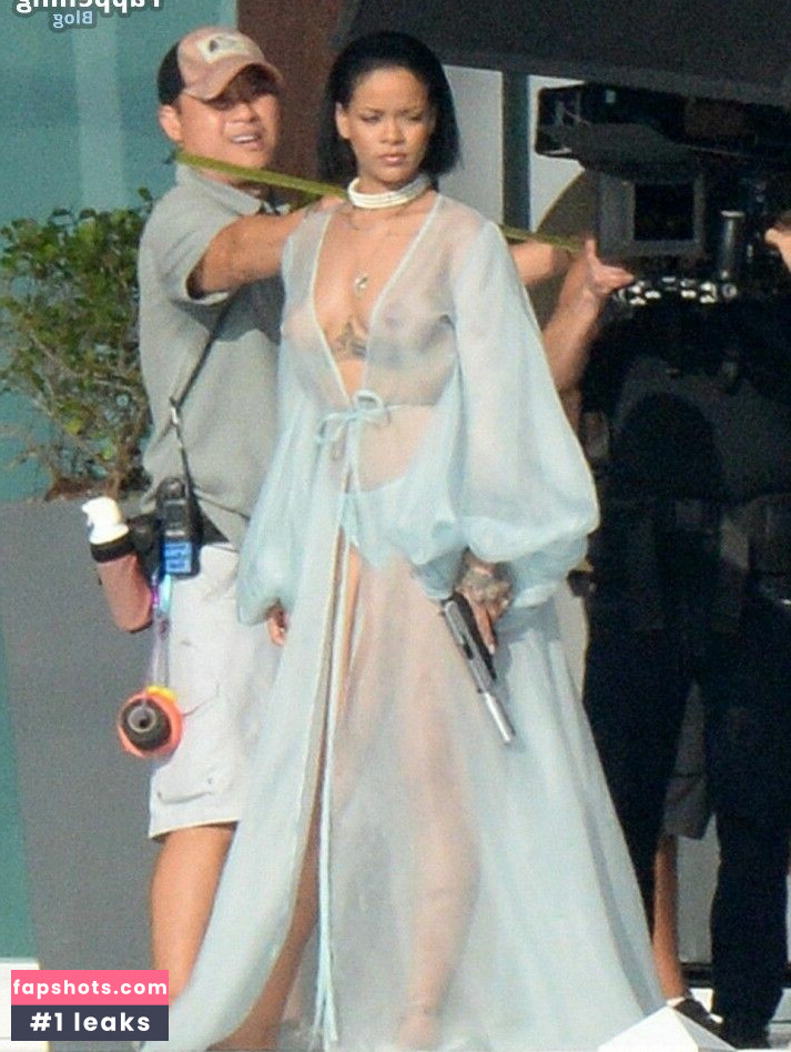 Rihanna gallery photo #1683