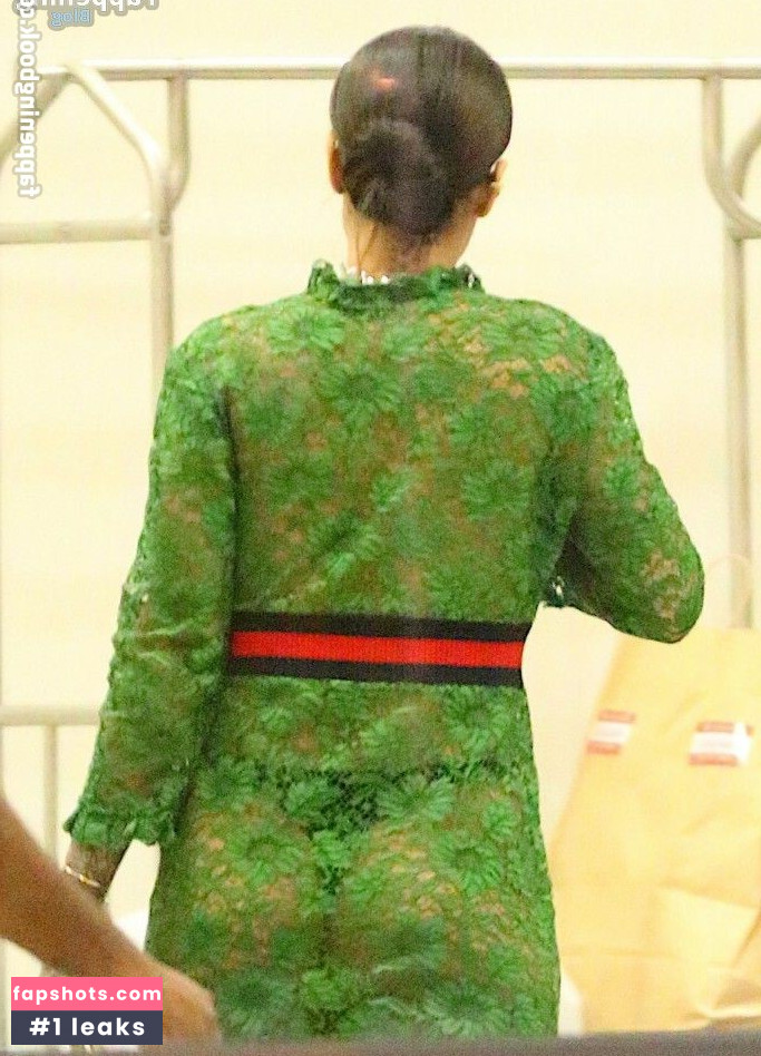 Rihanna gallery photo #1684