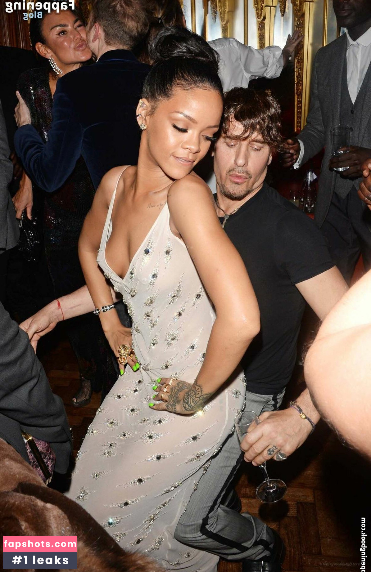 Rihanna gallery photo #1722