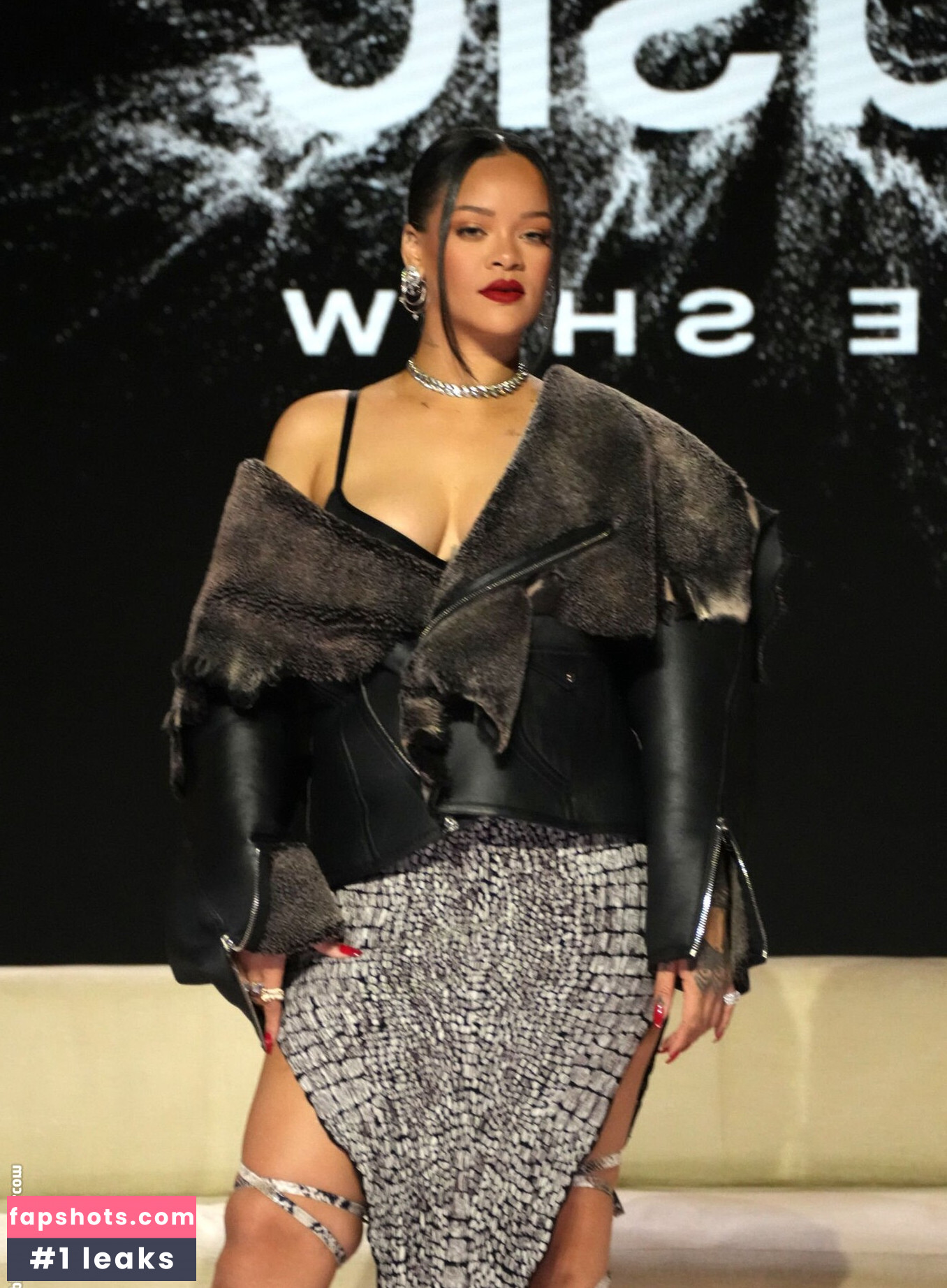 Rihanna gallery photo #1740