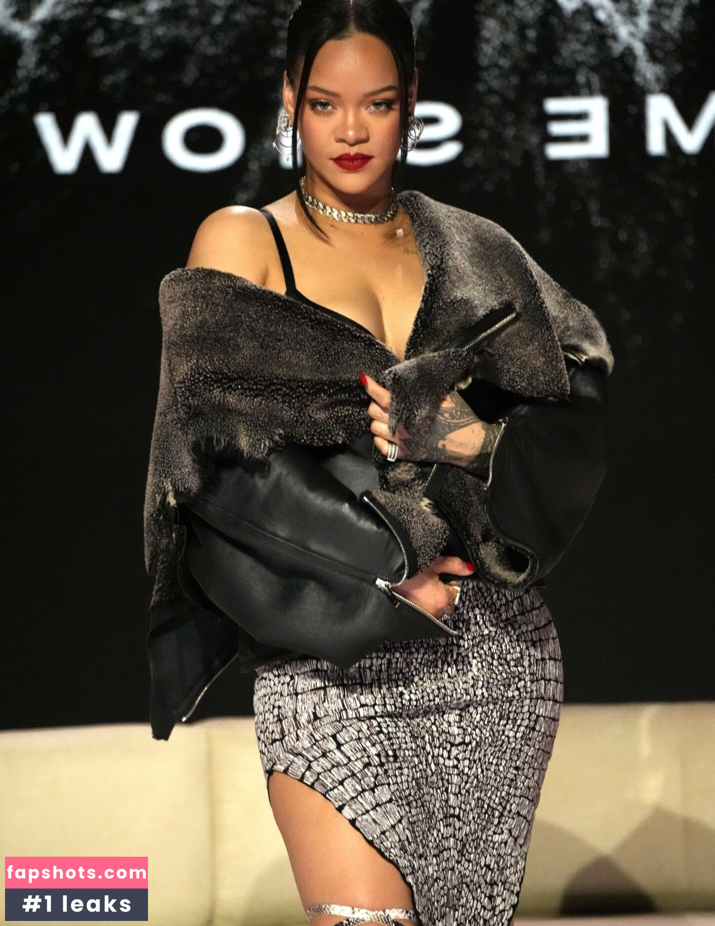 Rihanna gallery photo #1742