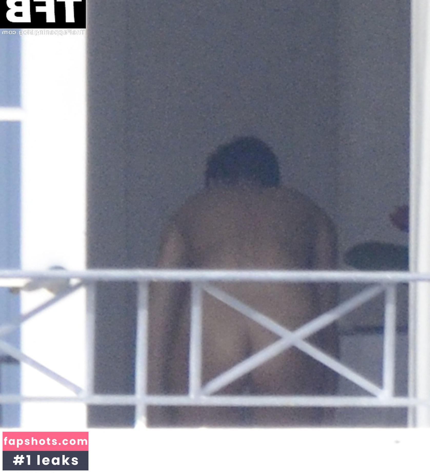 Rihanna gallery photo #1784