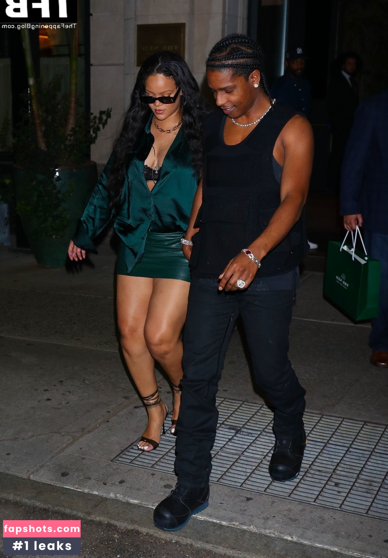 Rihanna gallery photo #1791