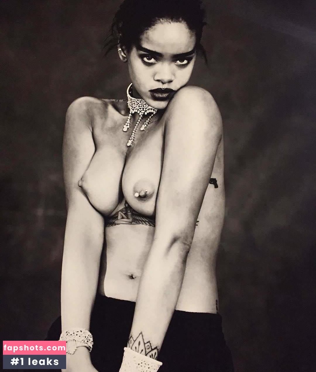Rihanna gallery photo #1834