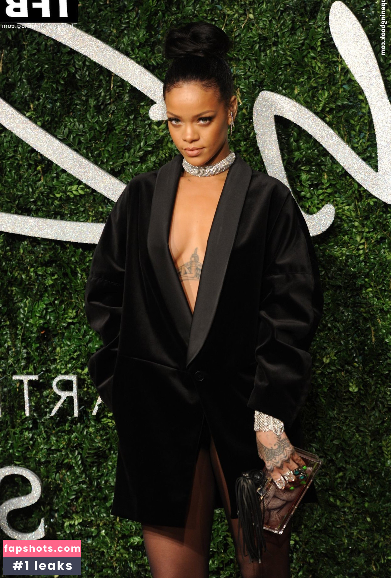 Rihanna gallery photo #1841