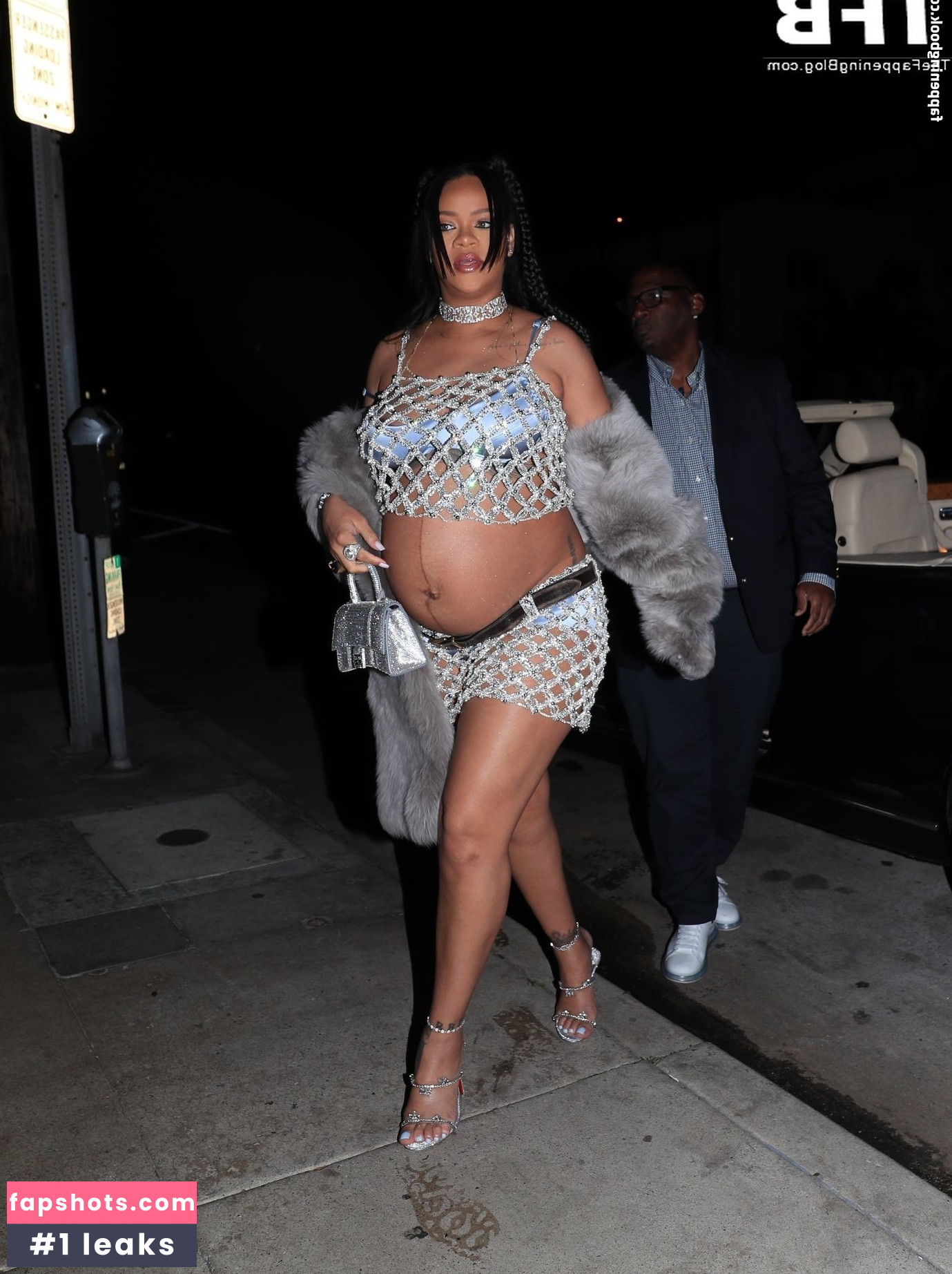 Rihanna gallery photo #1885