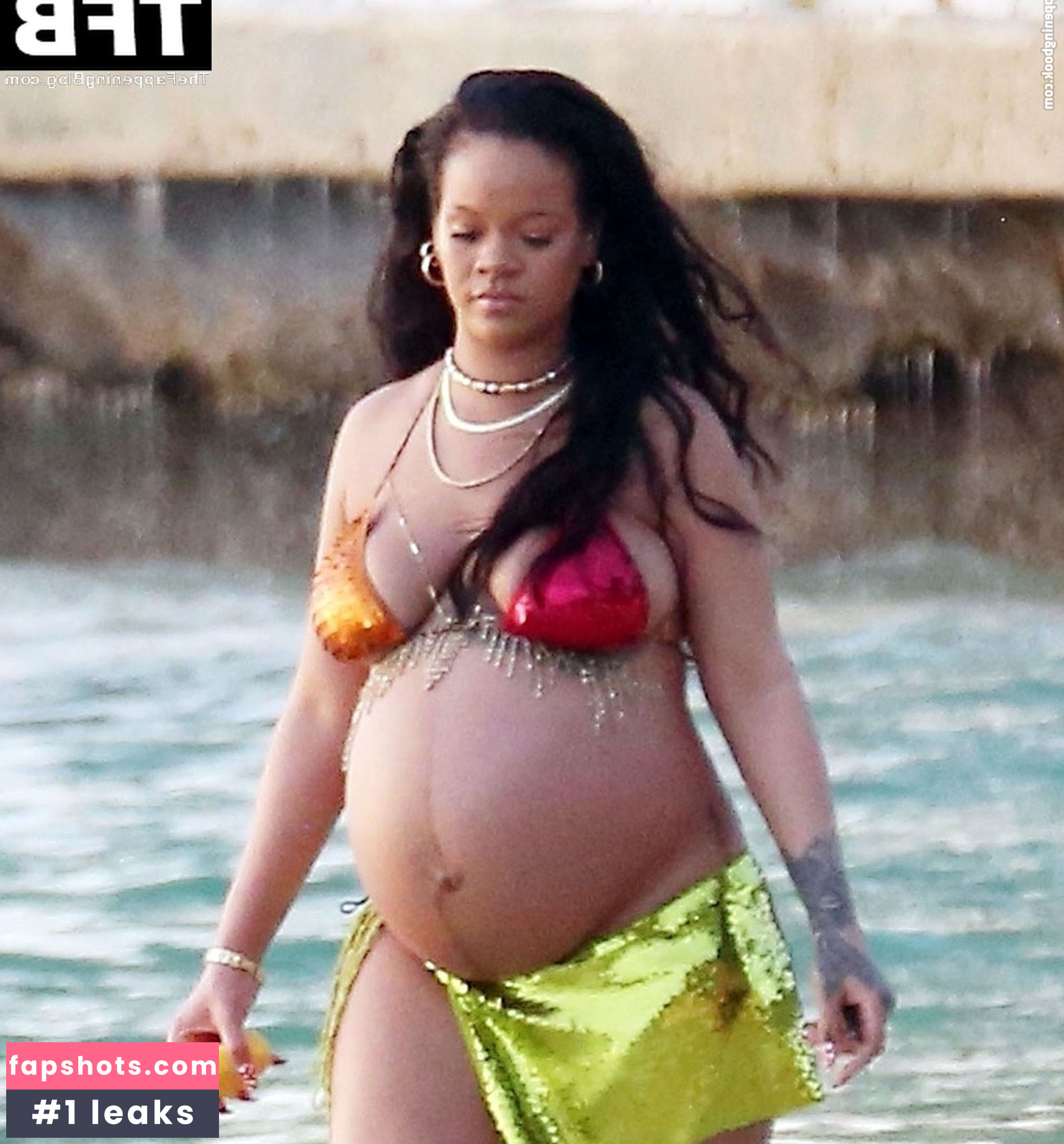 Rihanna gallery photo #1890