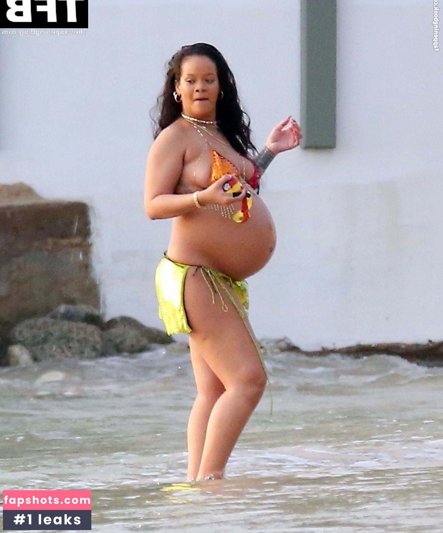 Rihanna gallery photo #1891