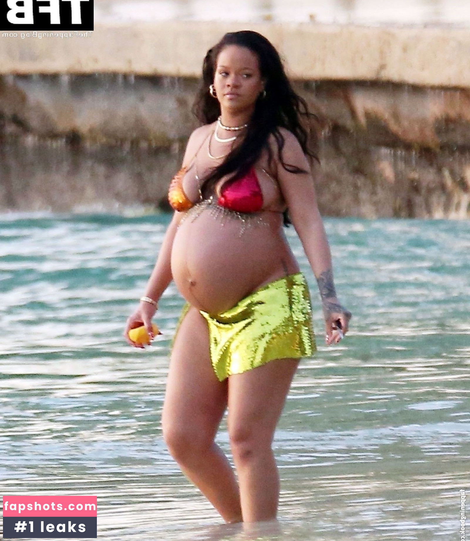 Rihanna gallery photo #1910