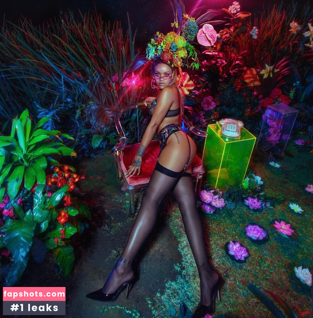 Rihanna gallery photo #1973