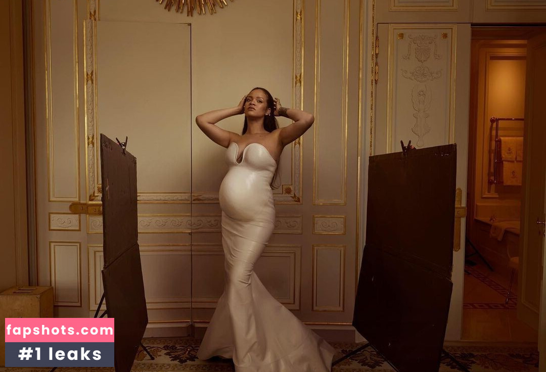 Rihanna gallery photo #1975