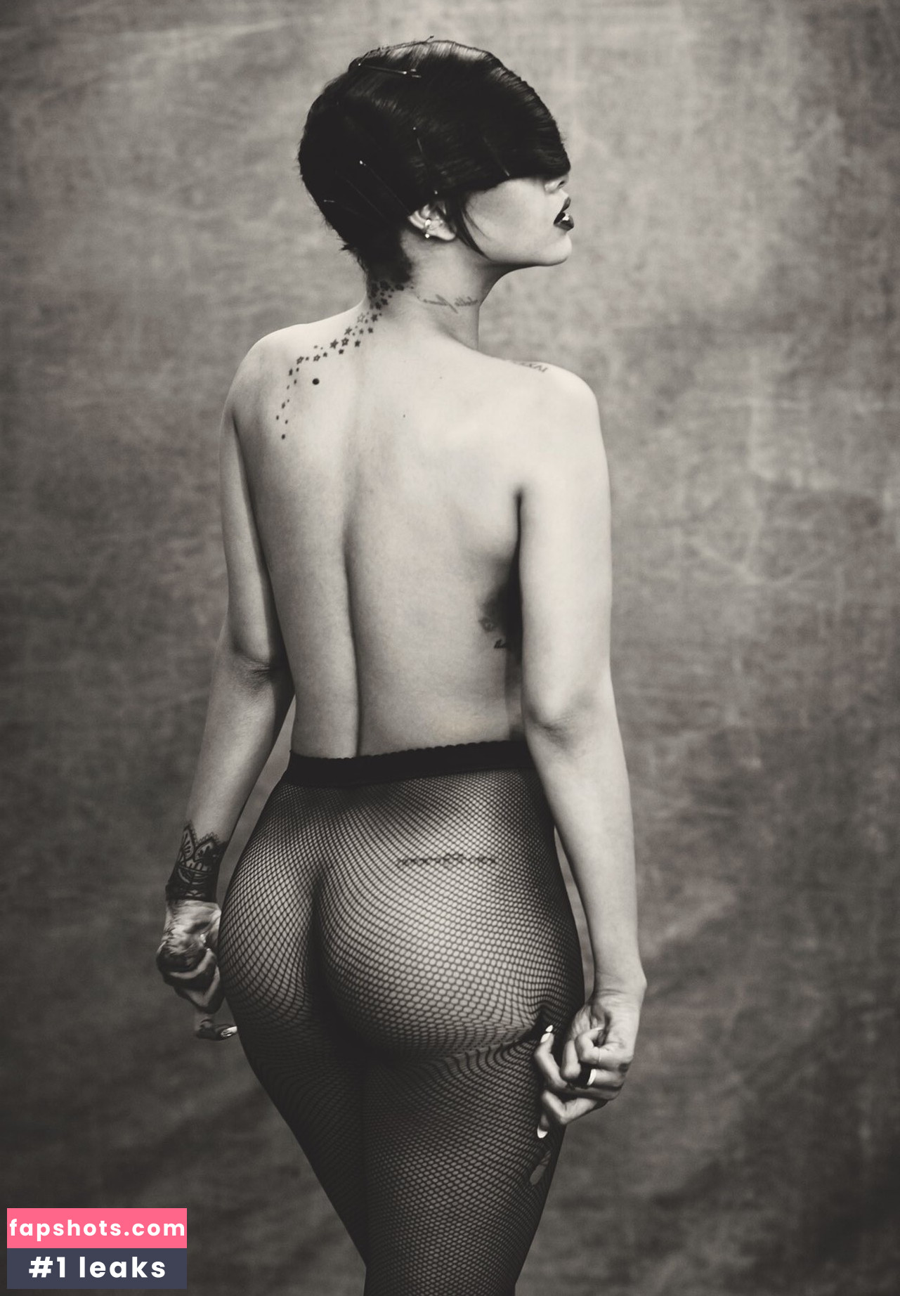 Rihanna gallery photo #1978