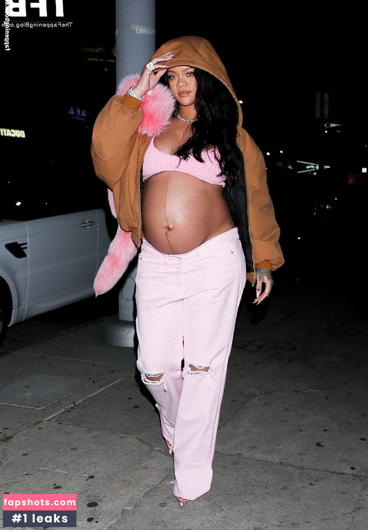 Rihanna gallery photo #1988