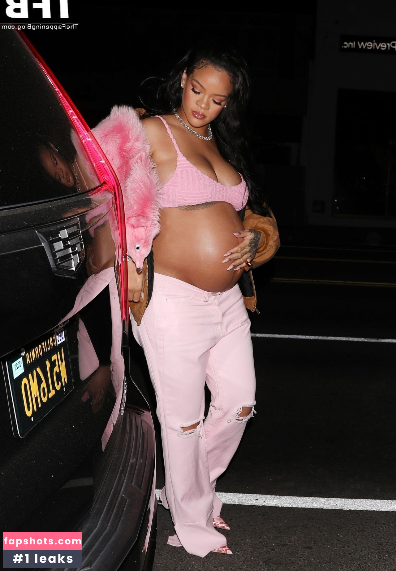 Rihanna gallery photo #1989
