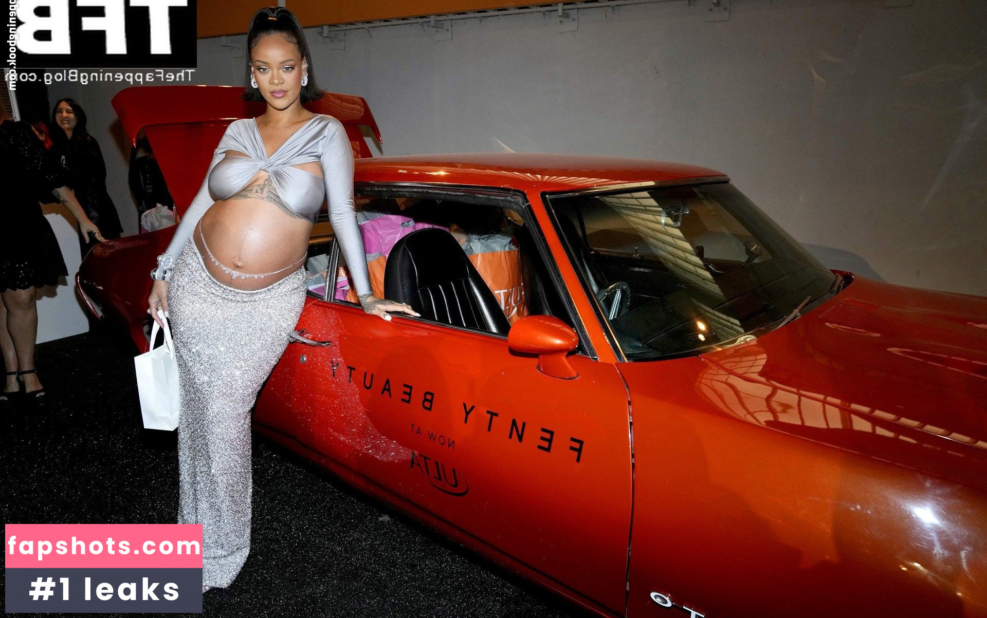 Rihanna gallery photo #2072