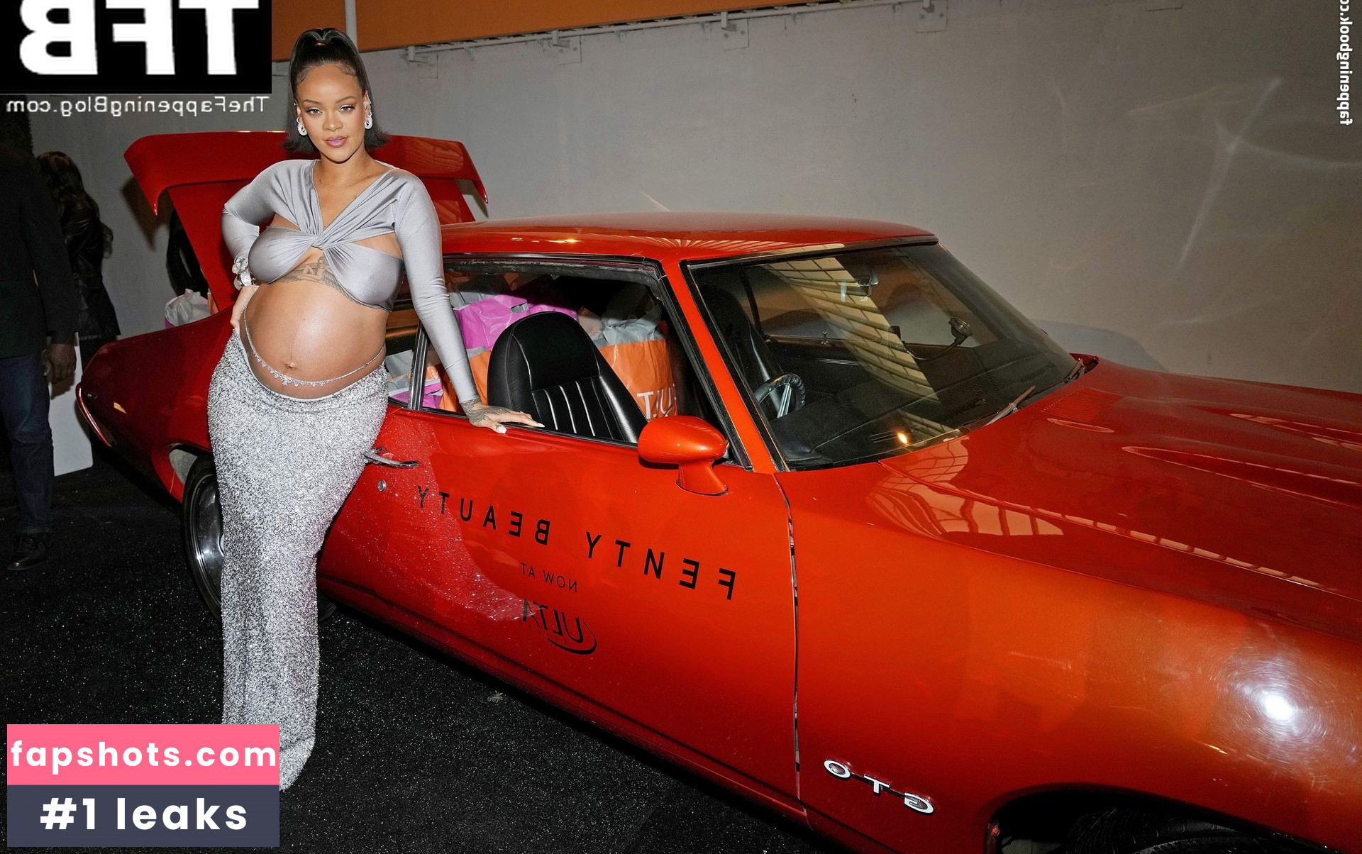 Rihanna gallery photo #2078