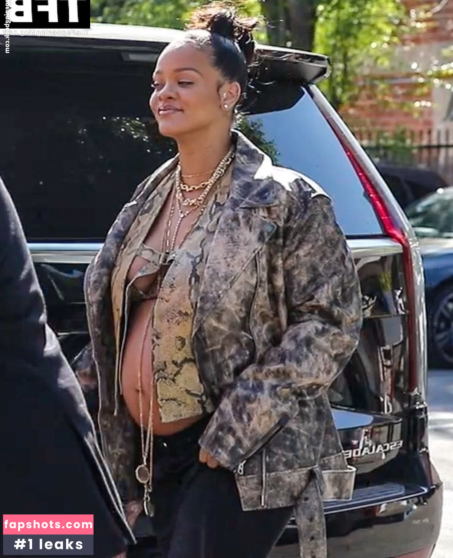 Rihanna gallery photo #2084