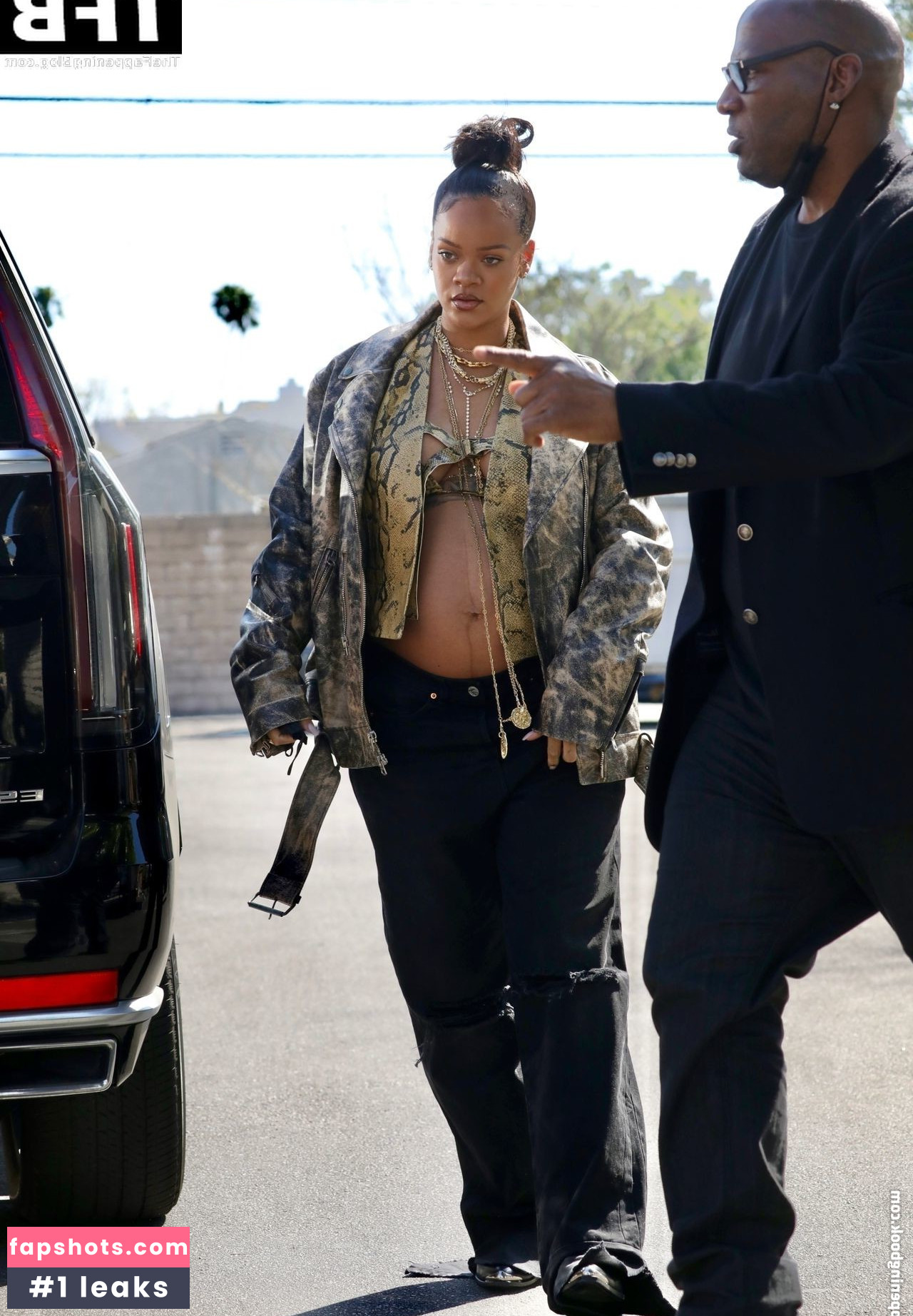 Rihanna gallery photo #2088