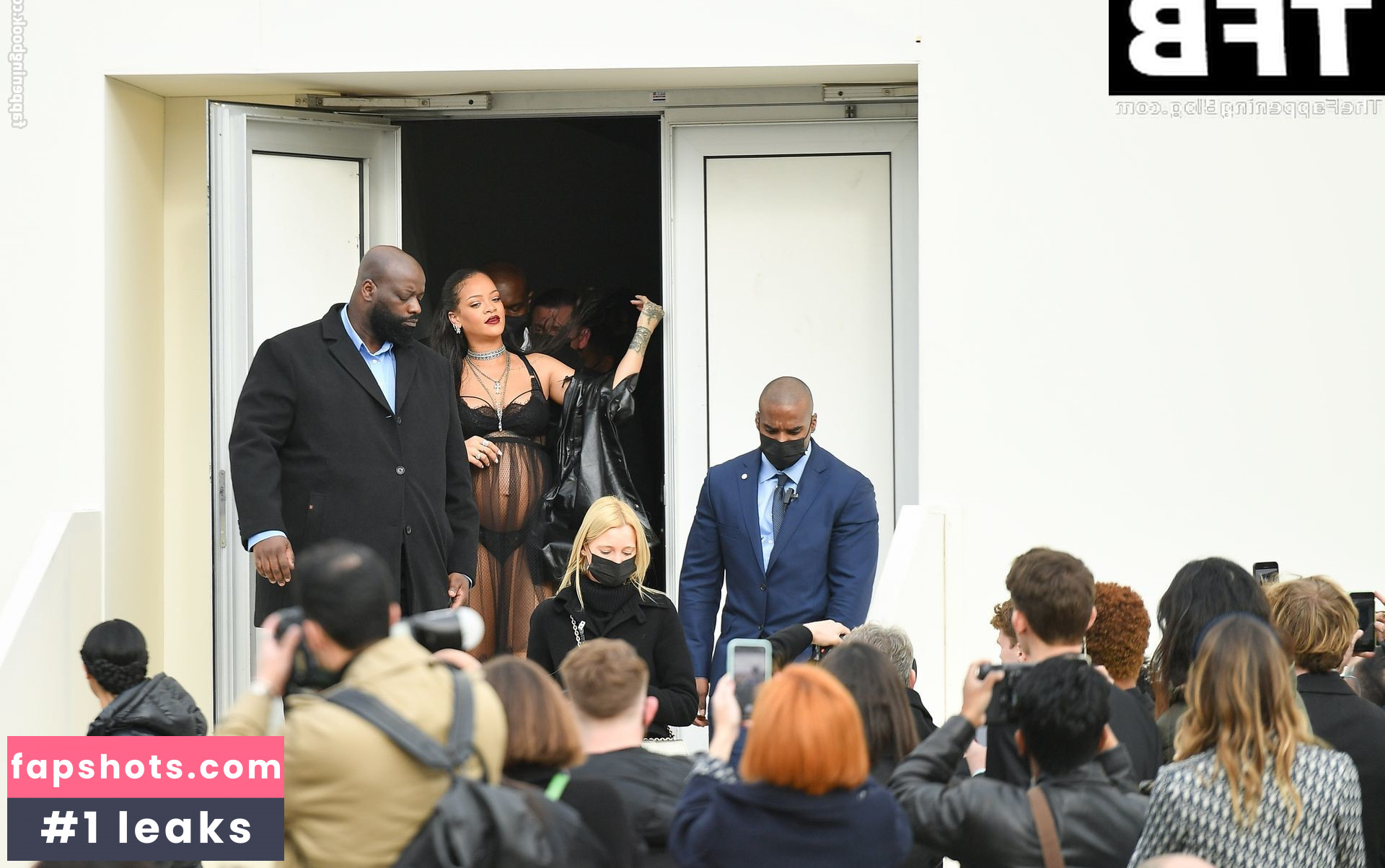 Rihanna gallery photo #2107