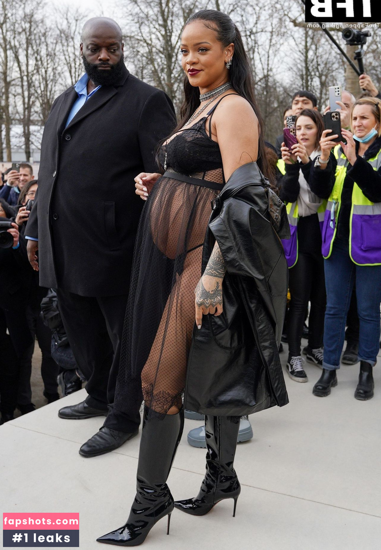 Rihanna gallery photo #2108