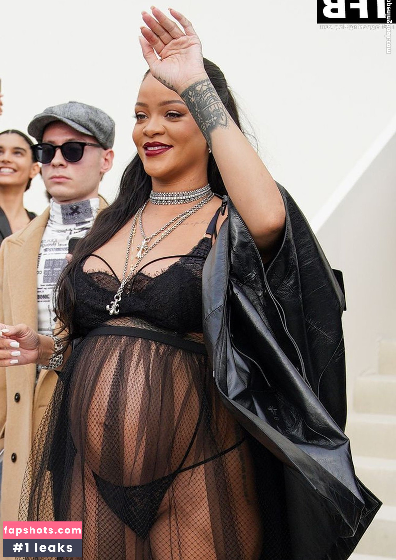 Rihanna gallery photo #2110