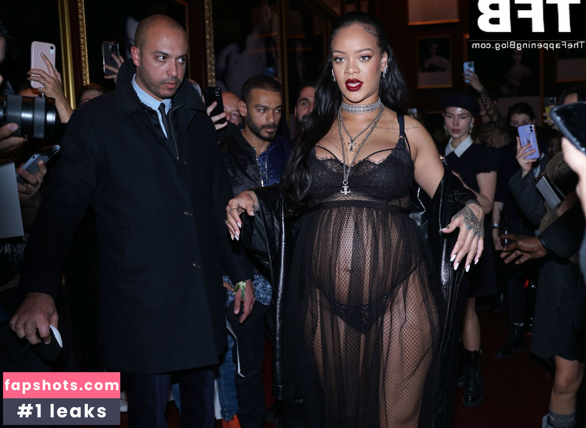 Rihanna gallery photo #2111