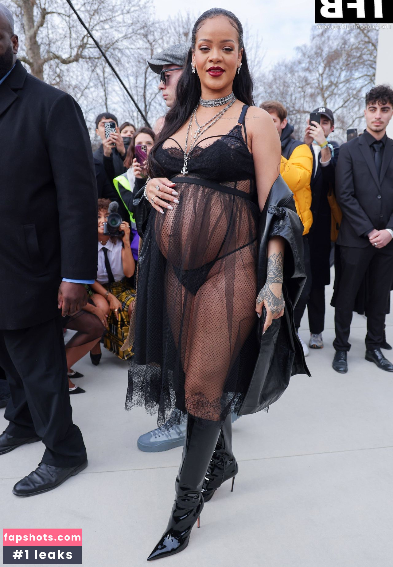 Rihanna gallery photo #2117