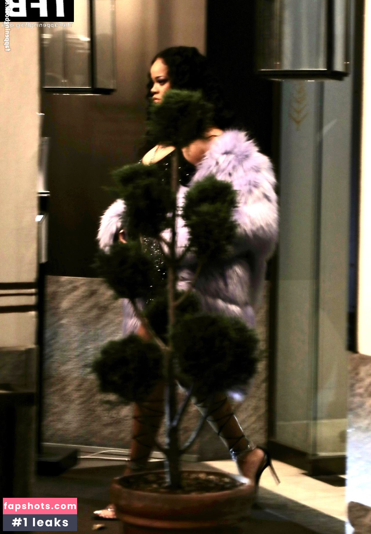 Rihanna gallery photo #2129