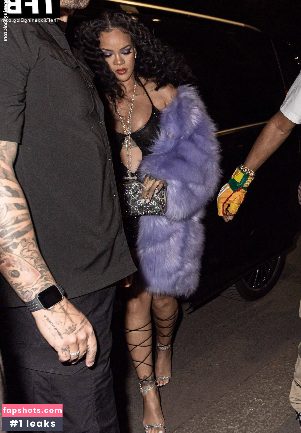 Rihanna gallery photo #2132