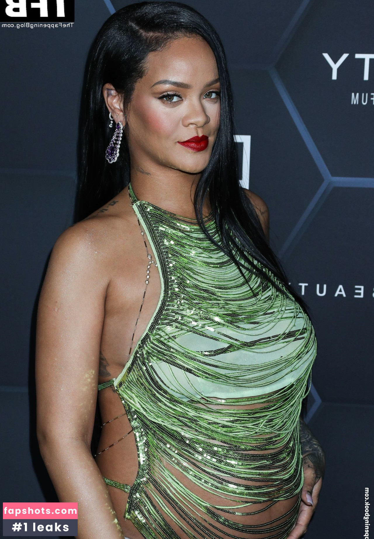 Rihanna gallery photo #2139
