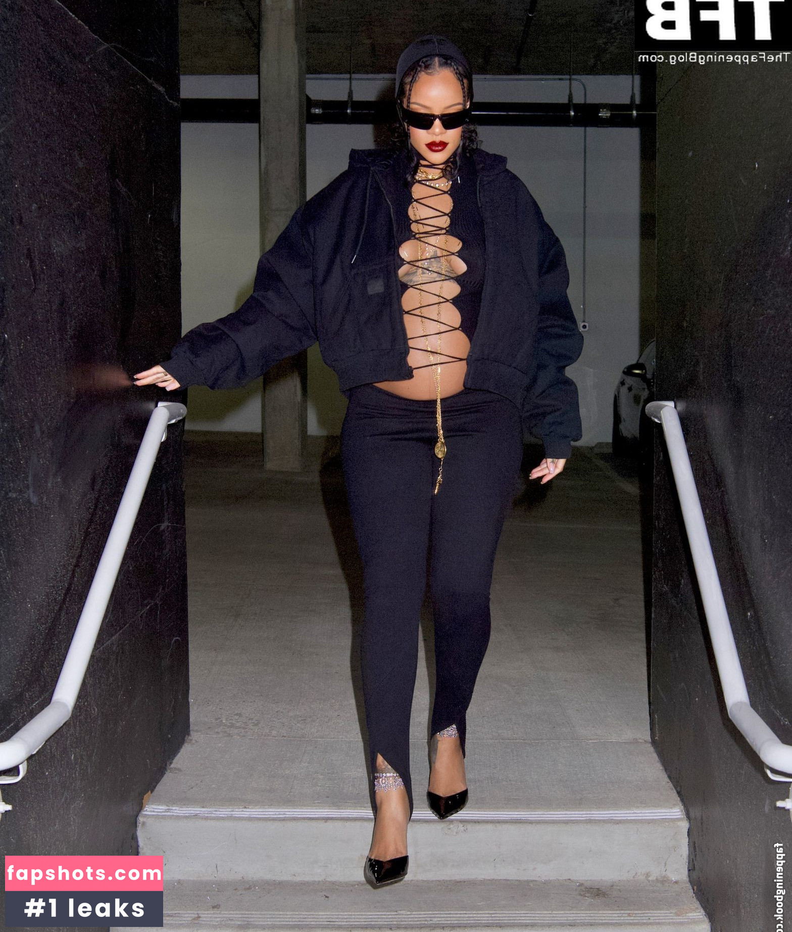 Rihanna gallery photo #2161