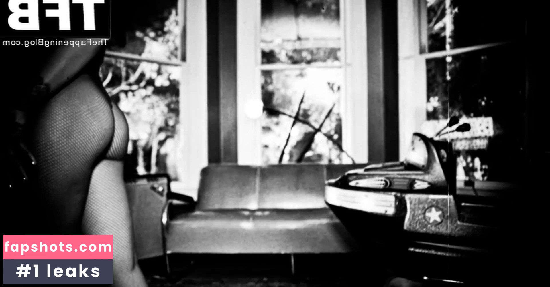 Rihanna gallery photo #2198