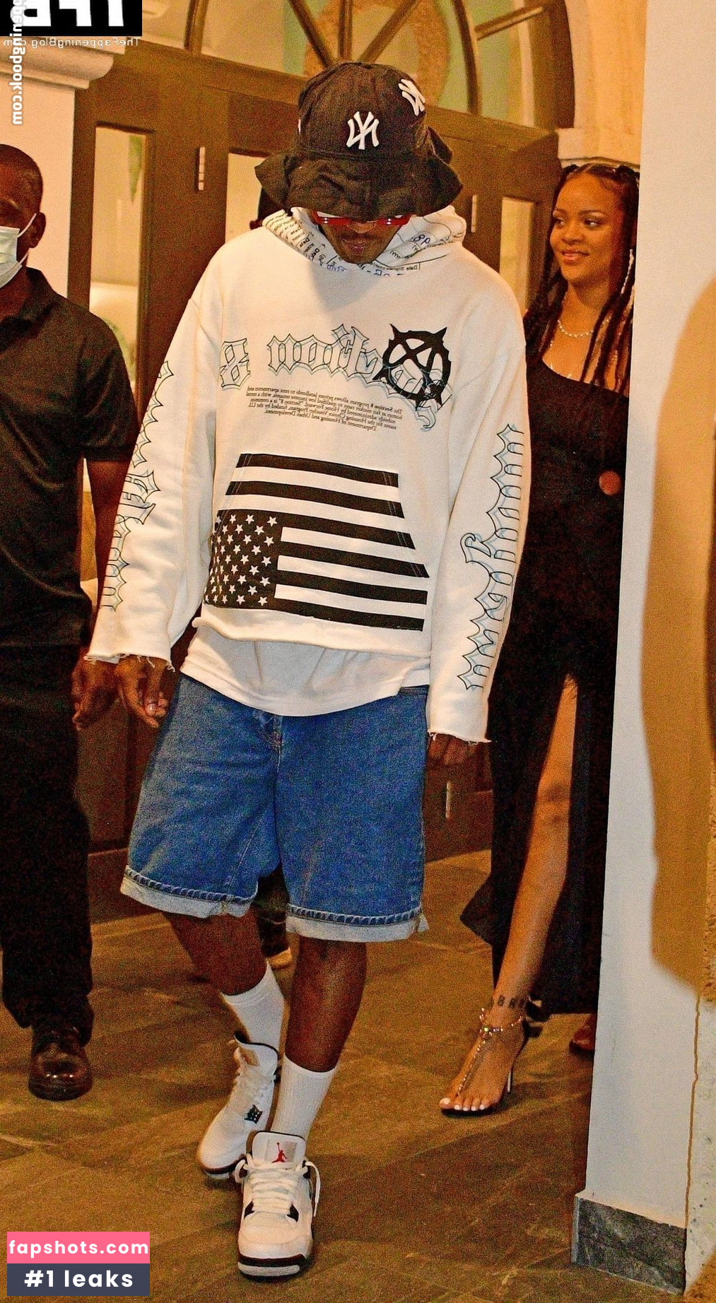 Rihanna gallery photo #2209