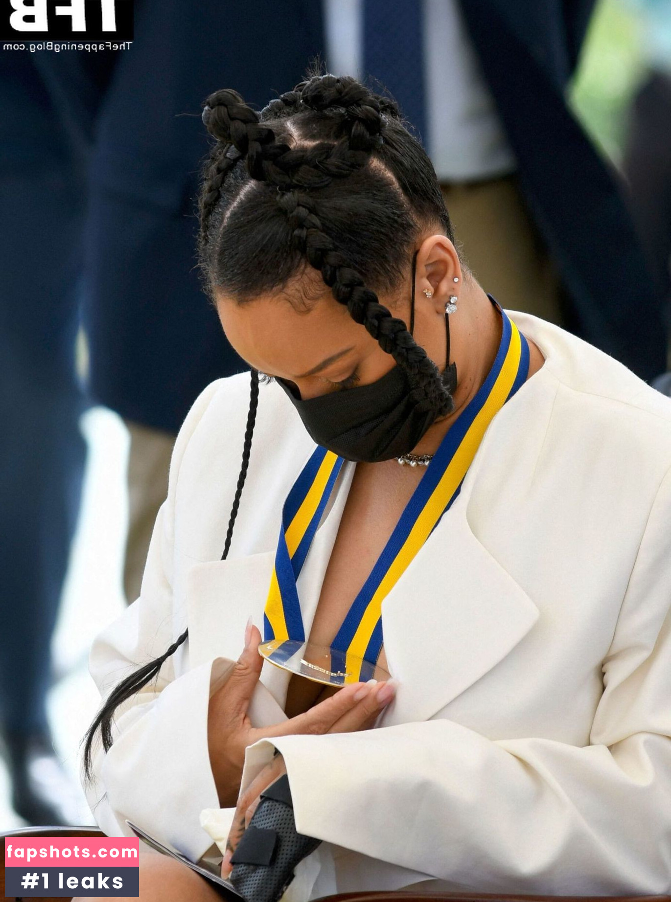 Rihanna gallery photo #2216