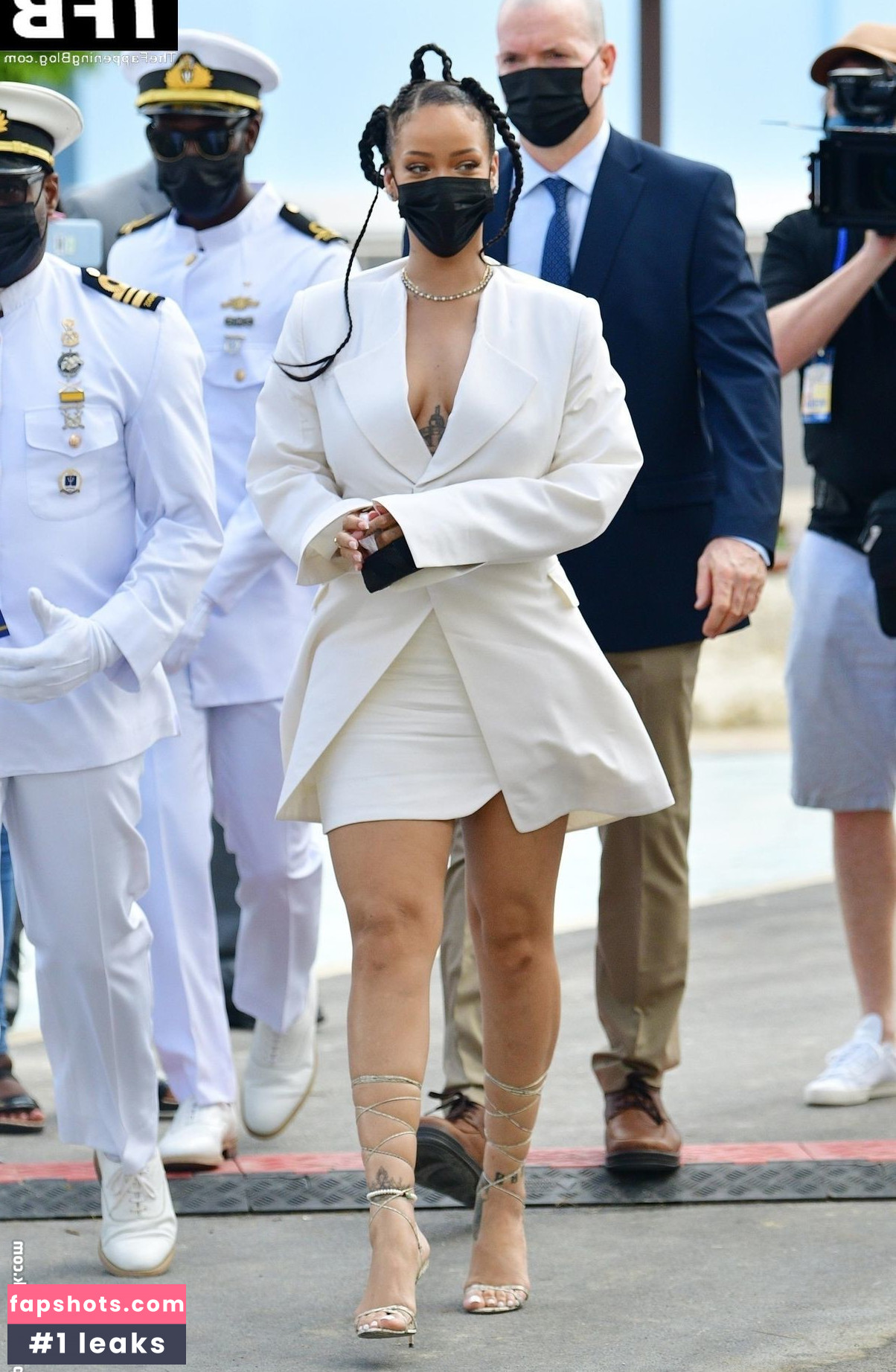 Rihanna gallery photo #2220