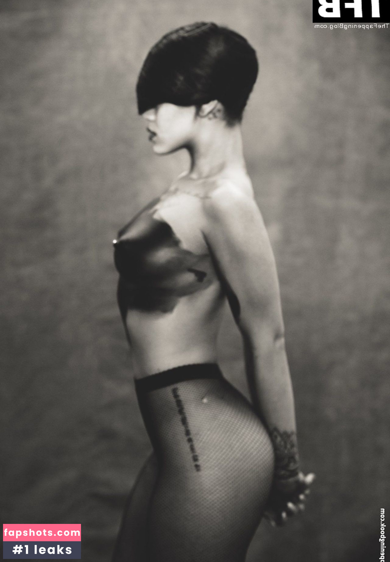 Rihanna gallery photo #2251