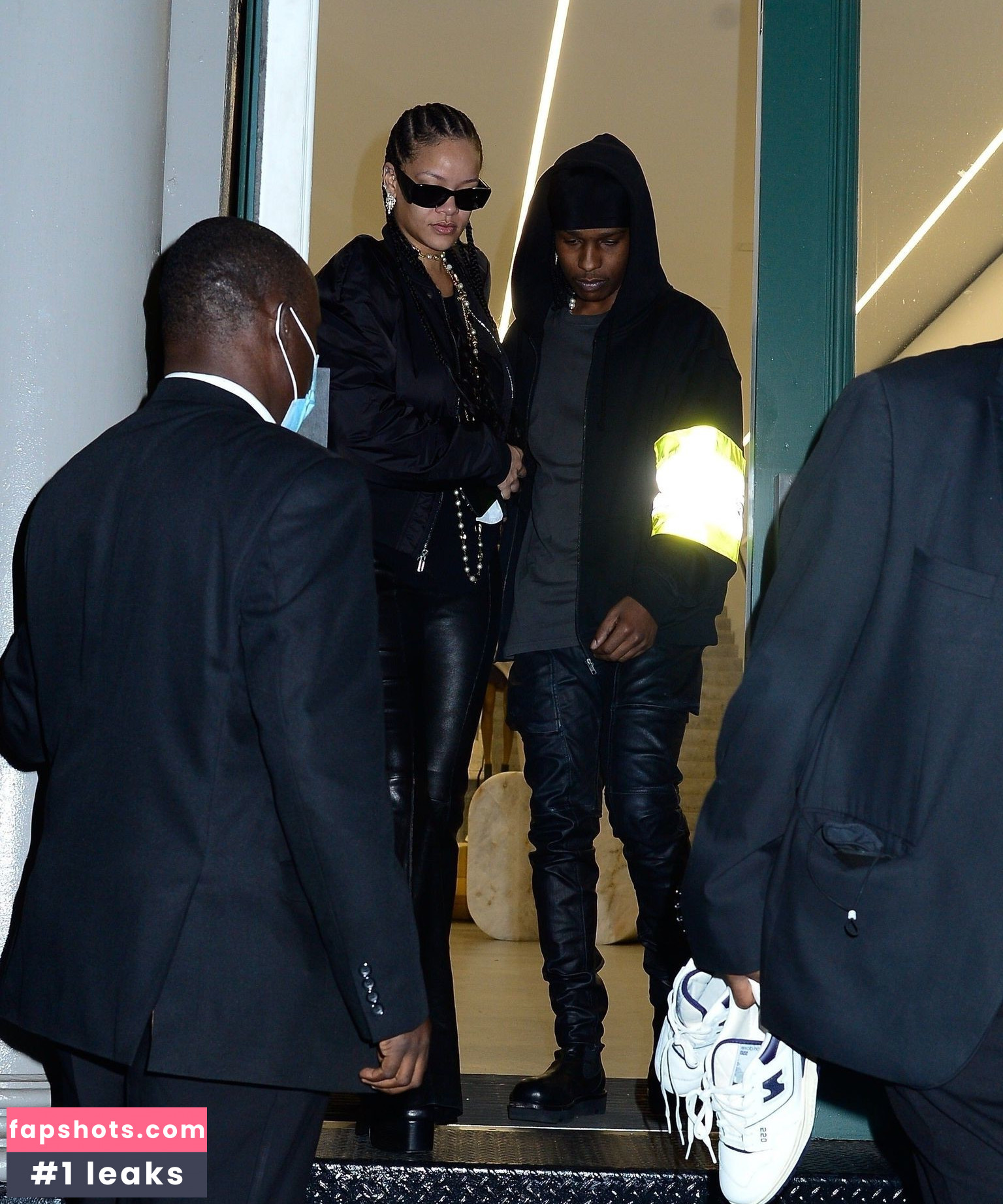 Rihanna gallery photo #2267