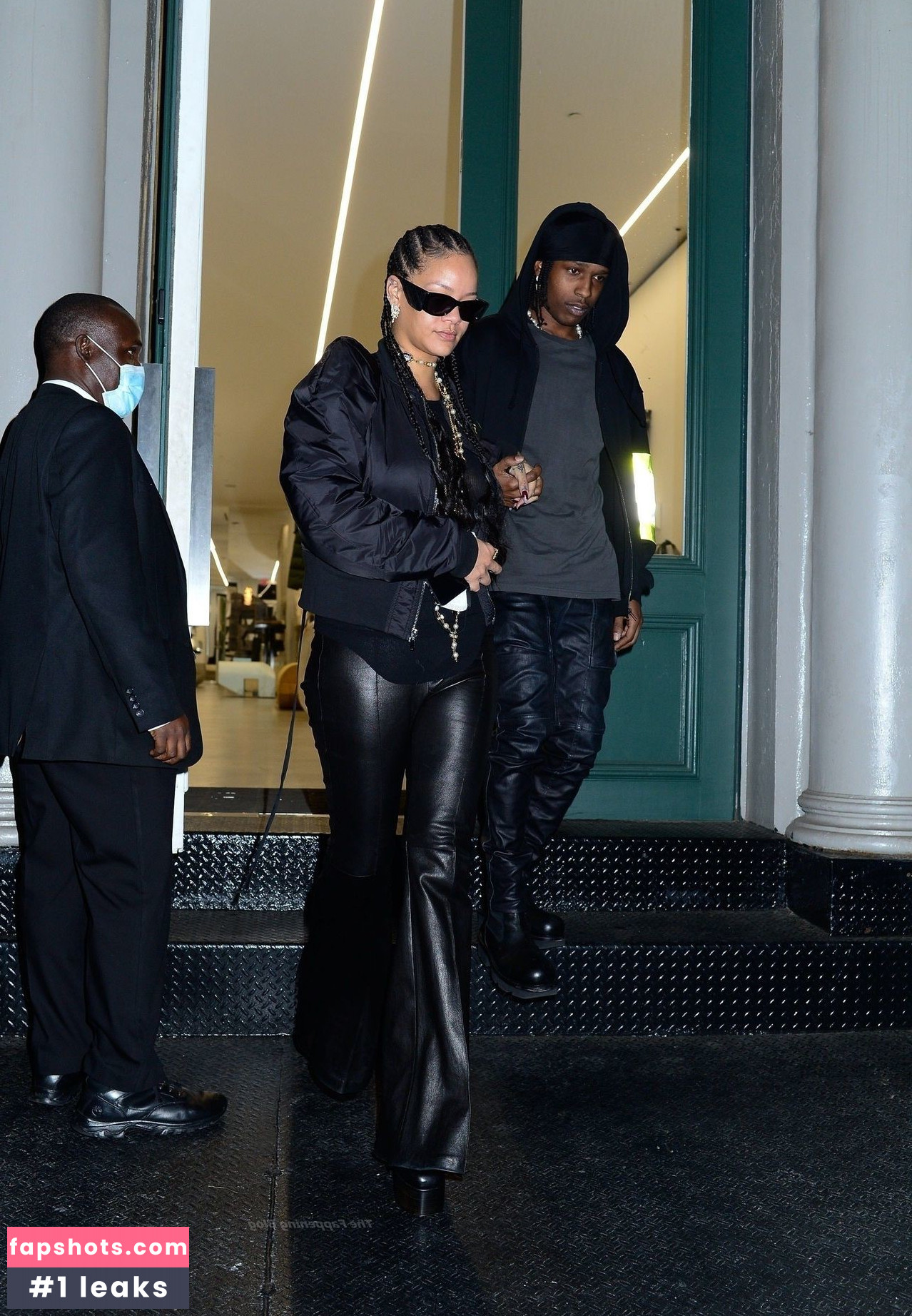 Rihanna gallery photo #2268