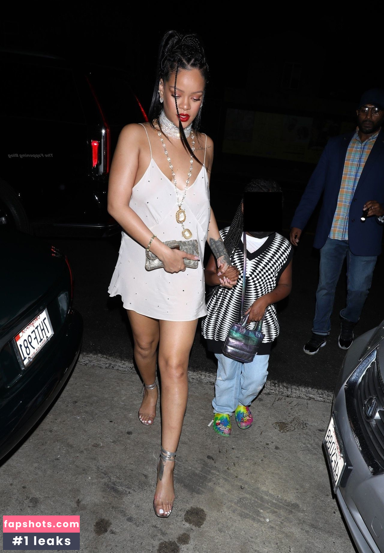 Rihanna gallery photo #2303