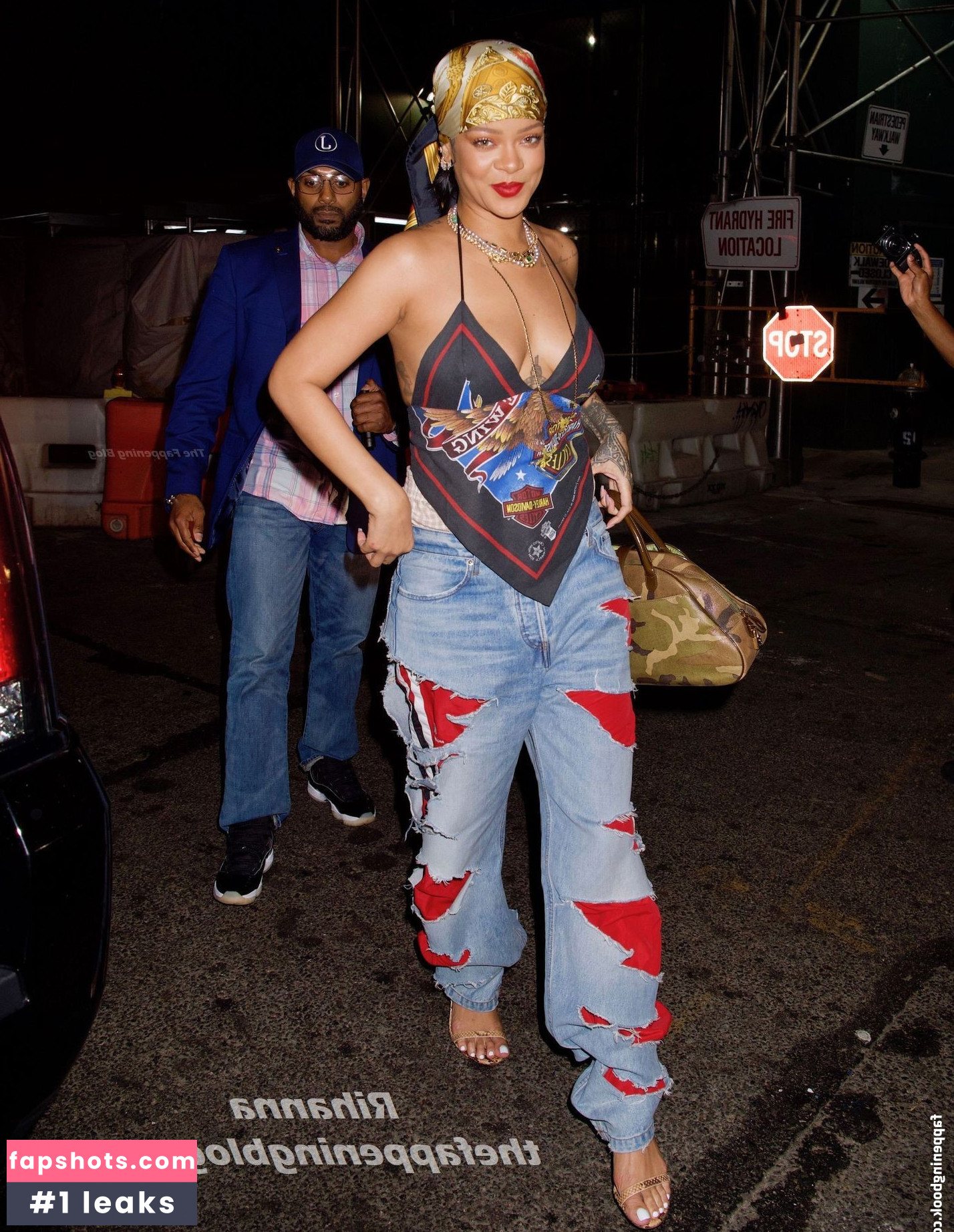 Rihanna gallery photo #2308