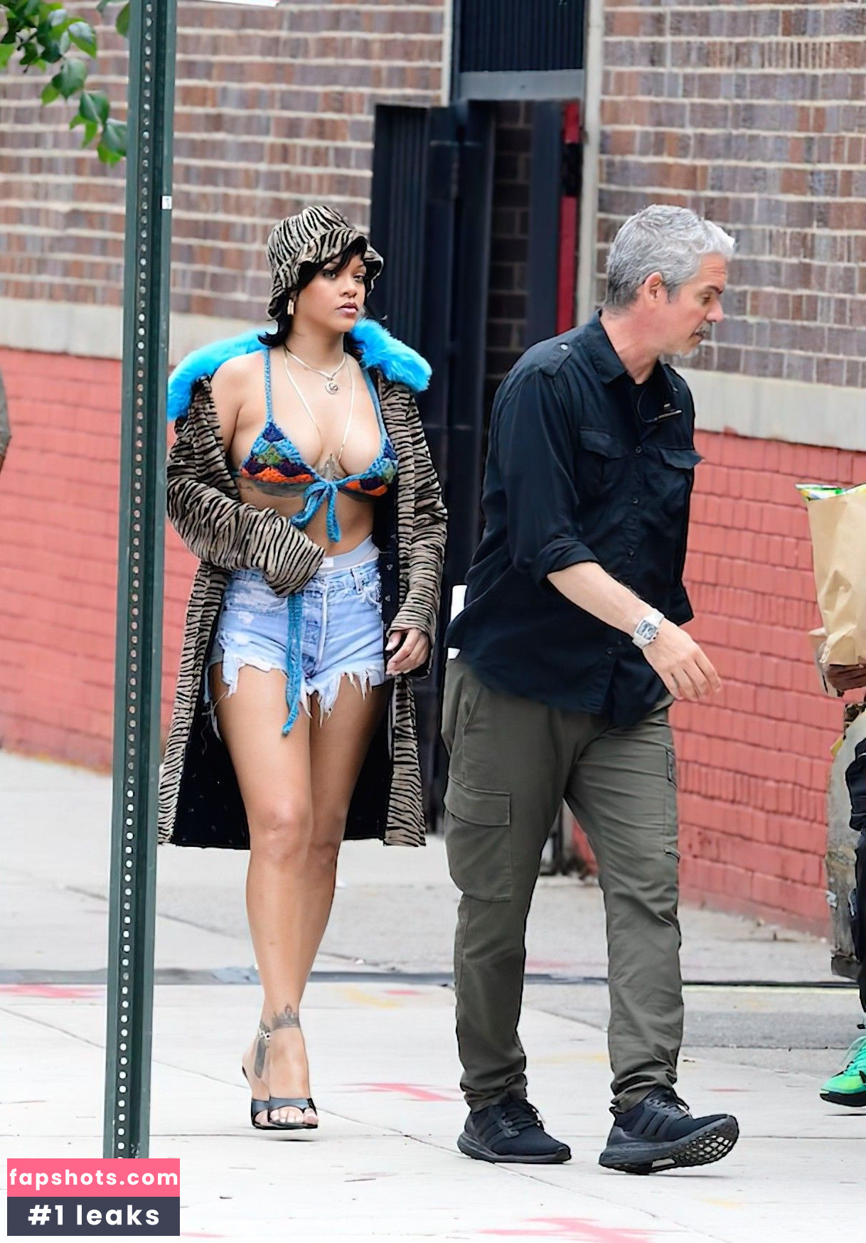 Rihanna gallery photo #2326