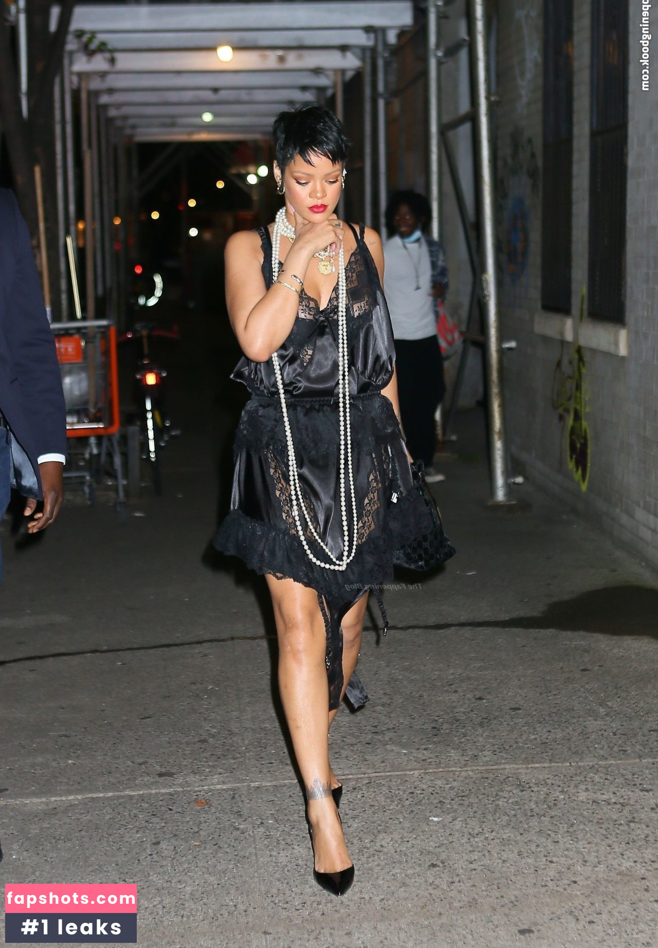 Rihanna gallery photo #2327