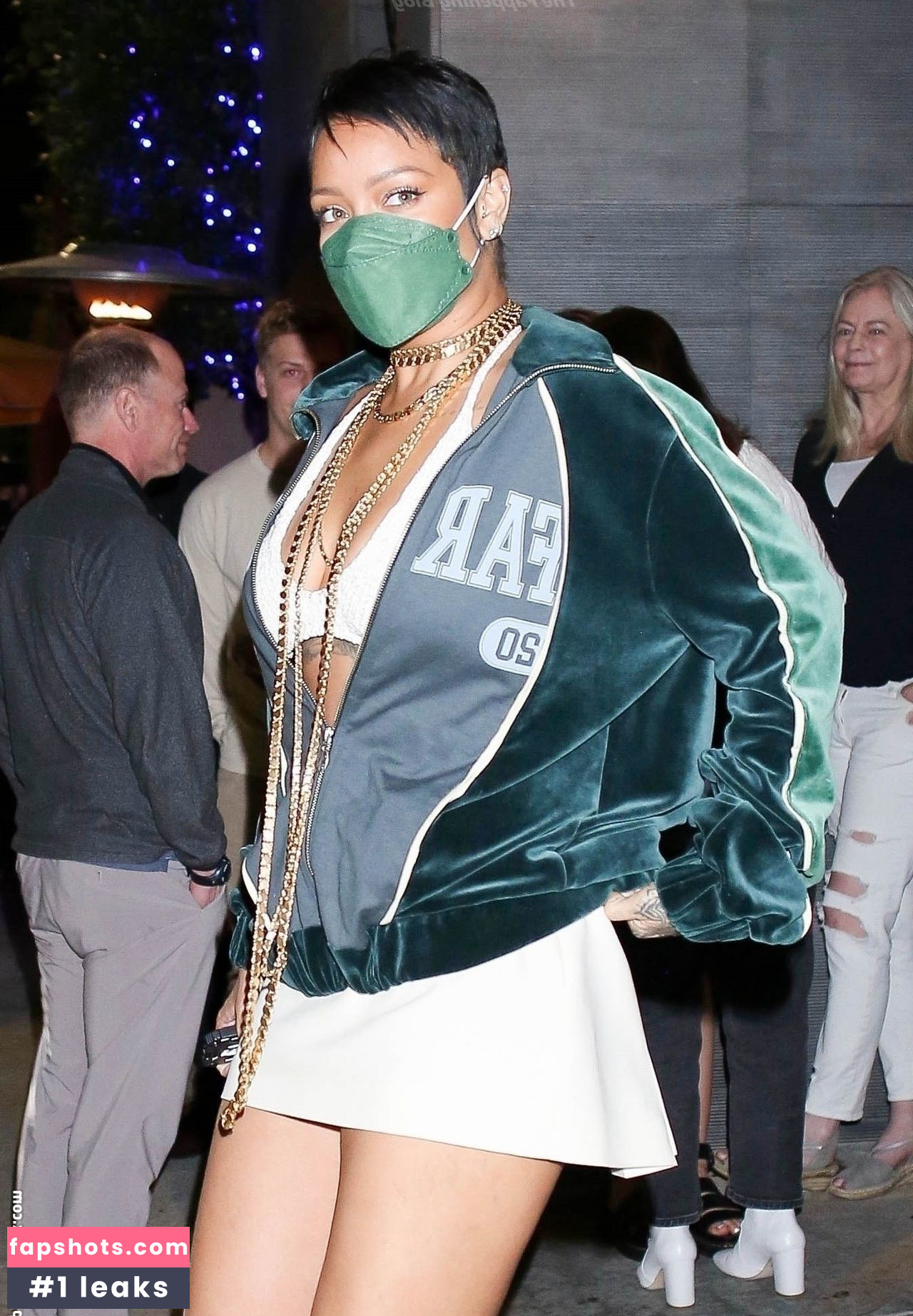 Rihanna gallery photo #2340