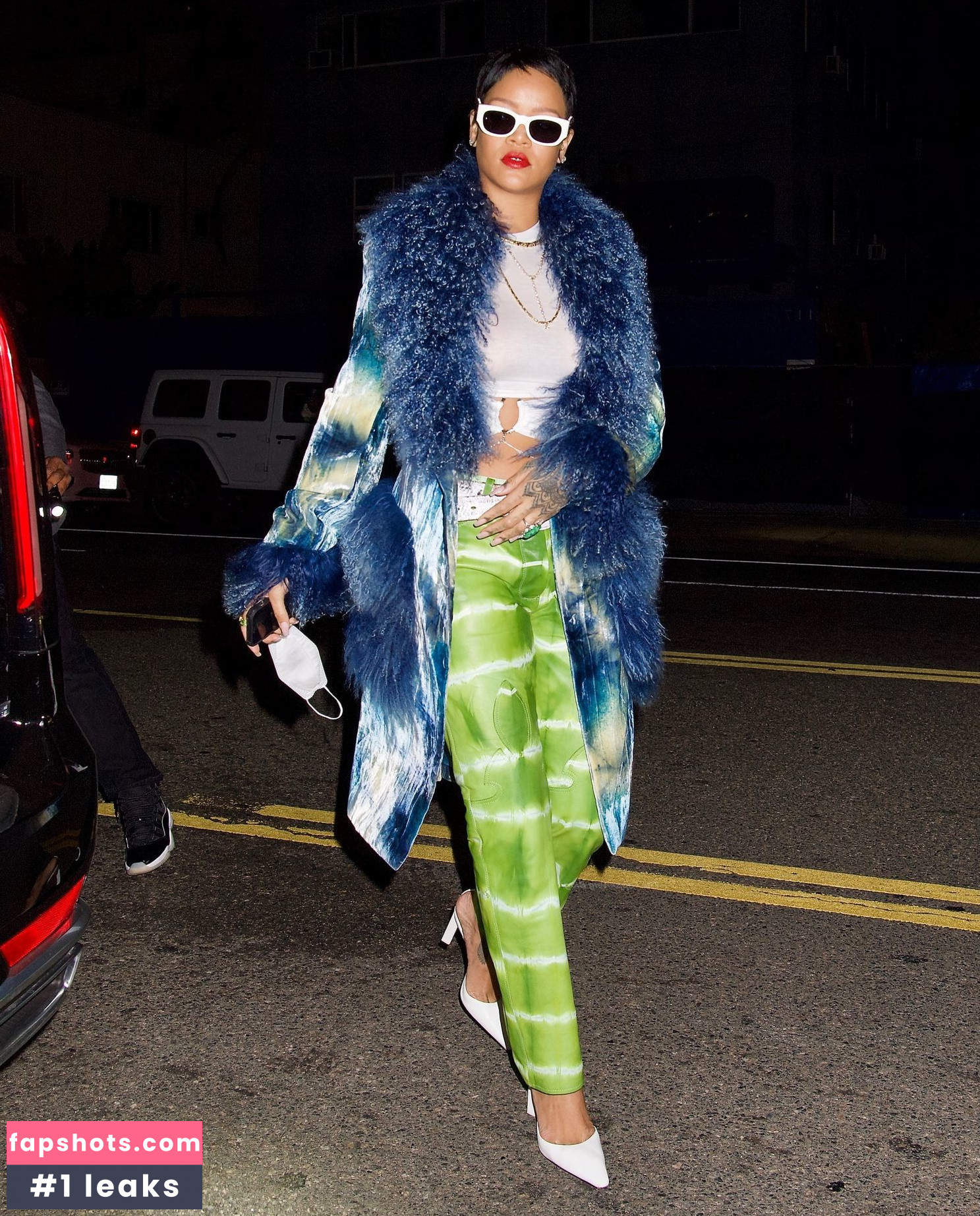 Rihanna gallery photo #2345