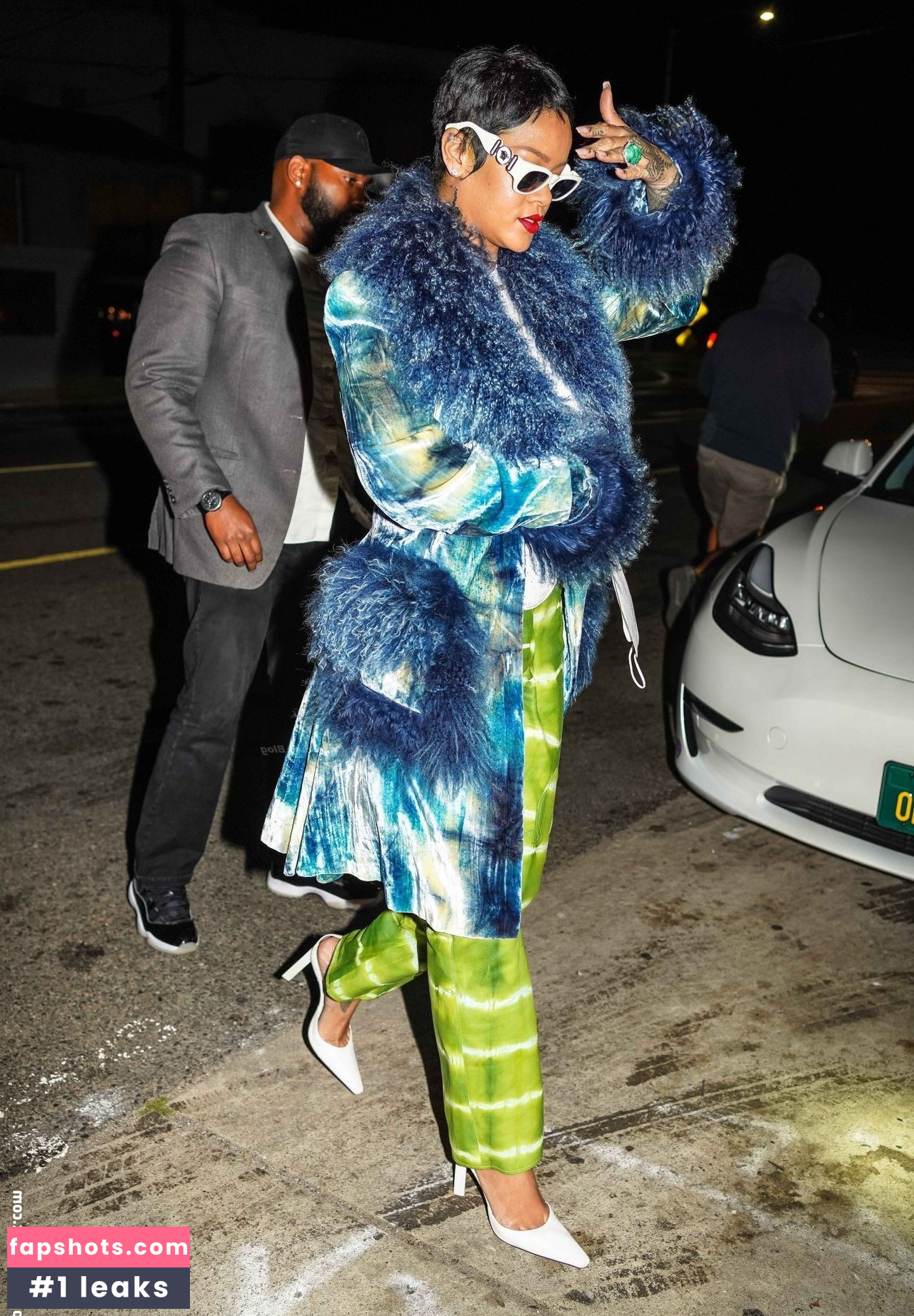 Rihanna gallery photo #2364