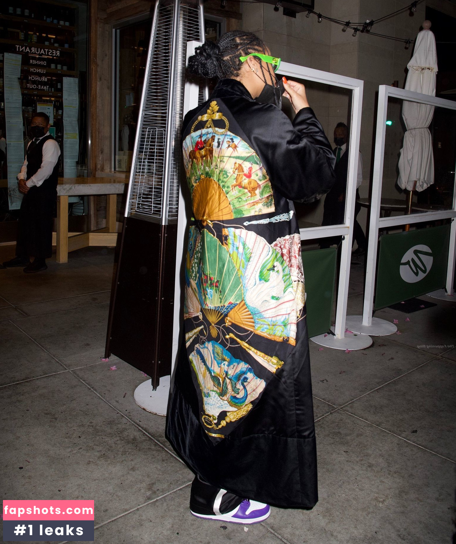 Rihanna gallery photo #2376