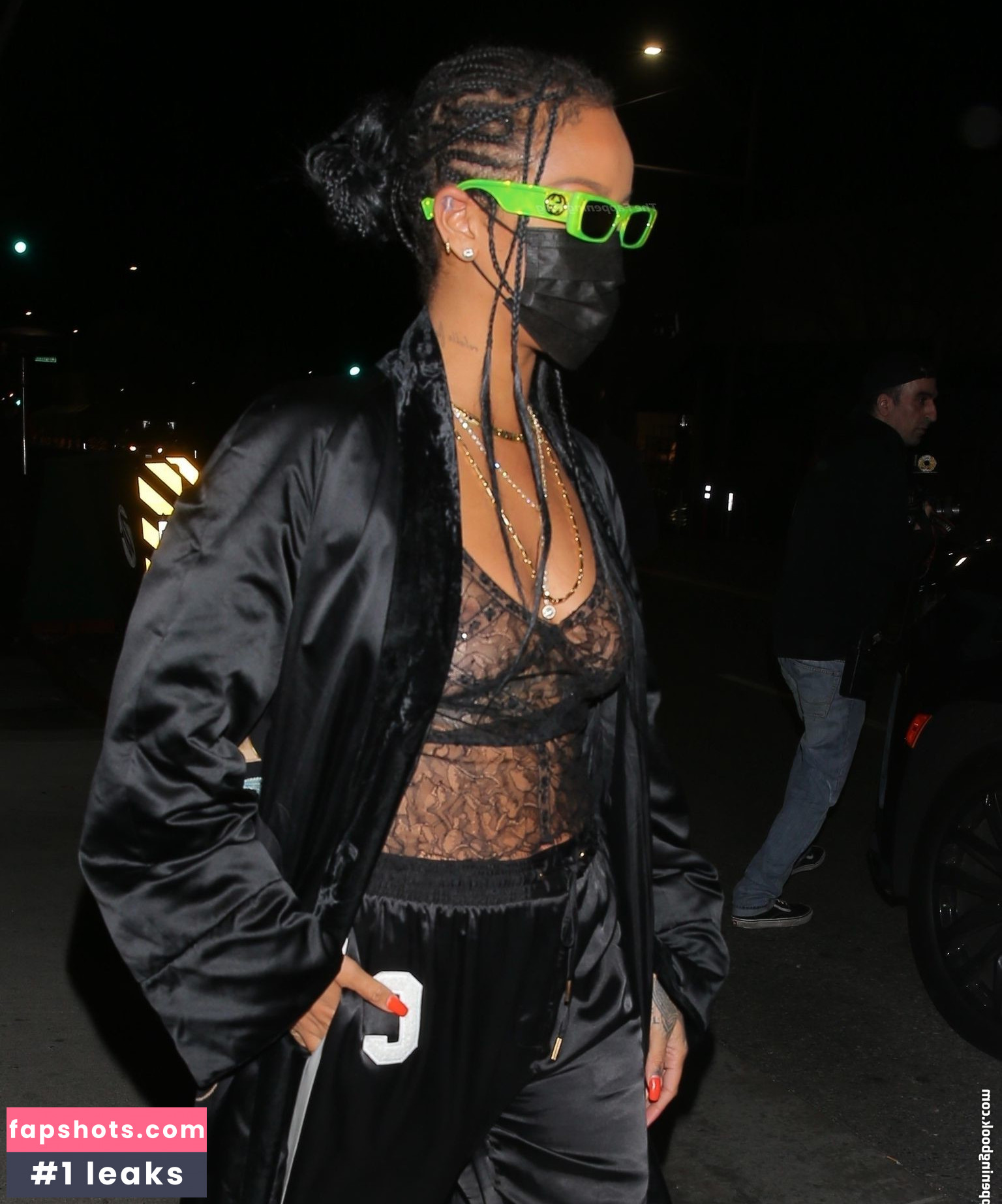 Rihanna gallery photo #2377