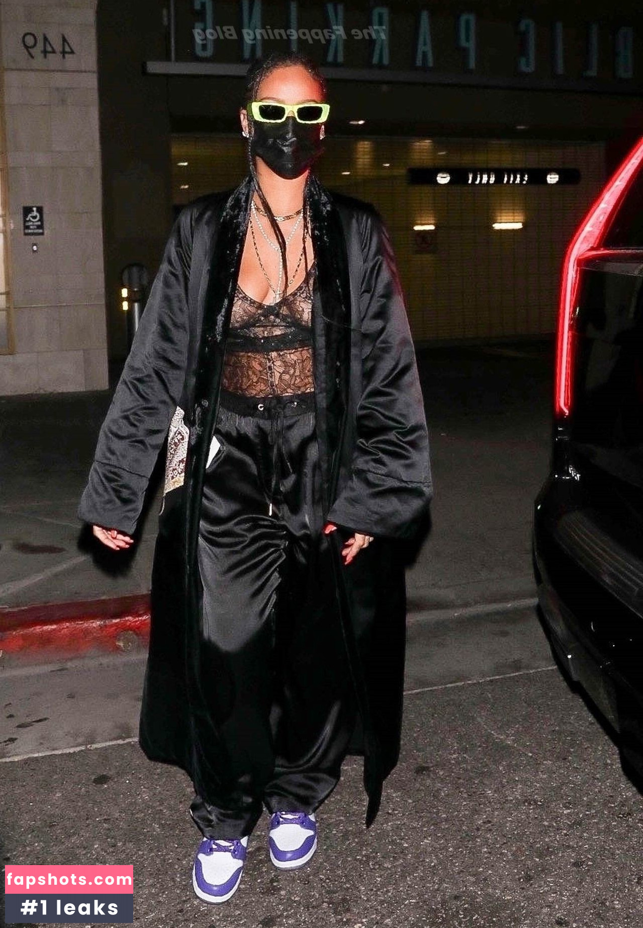 Rihanna gallery photo #2381