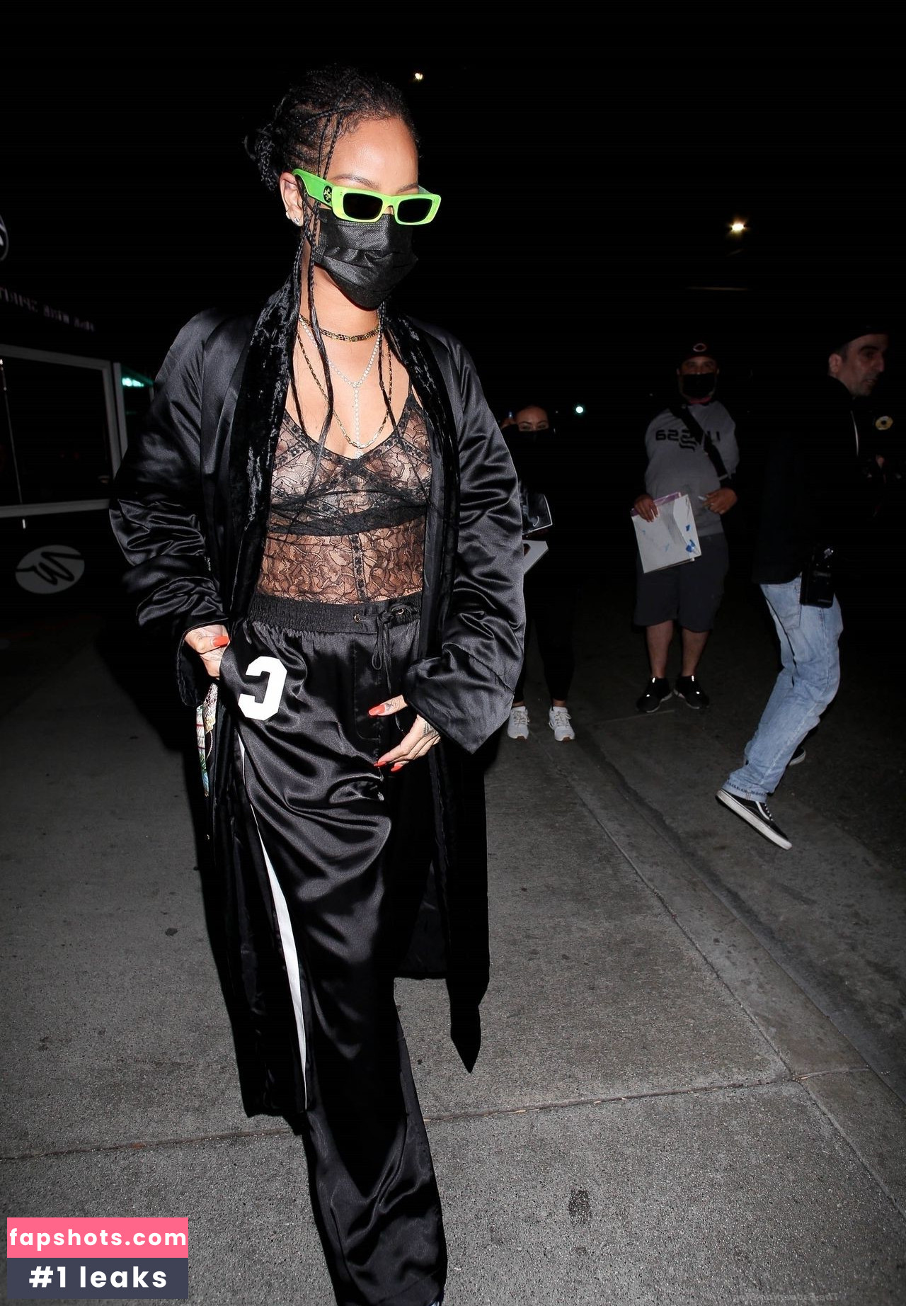 Rihanna gallery photo #2387